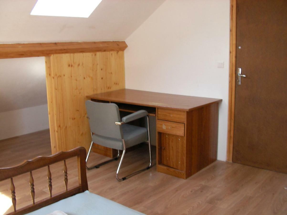 Maison Bleue Homestay *